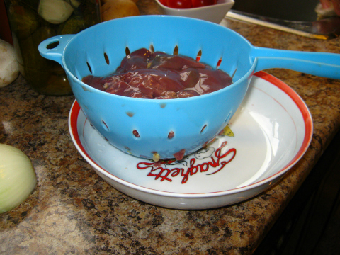 Draining Chicken Livers On A Plate