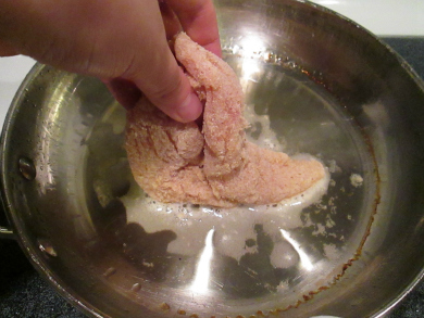 Sauteing breaded chicken