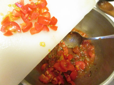 Tomato and Salsa Cutting Board Split Screen