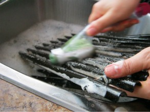 Cleaning The Barbecue Gril