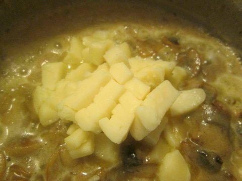 Adding cheese to cordon bleu sauce