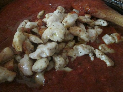 Chicken Cubes In Tomato Paste