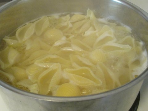 Cooking Pasta According to the Box