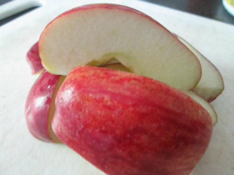 Sliced Apple for Chicken Kale Salad